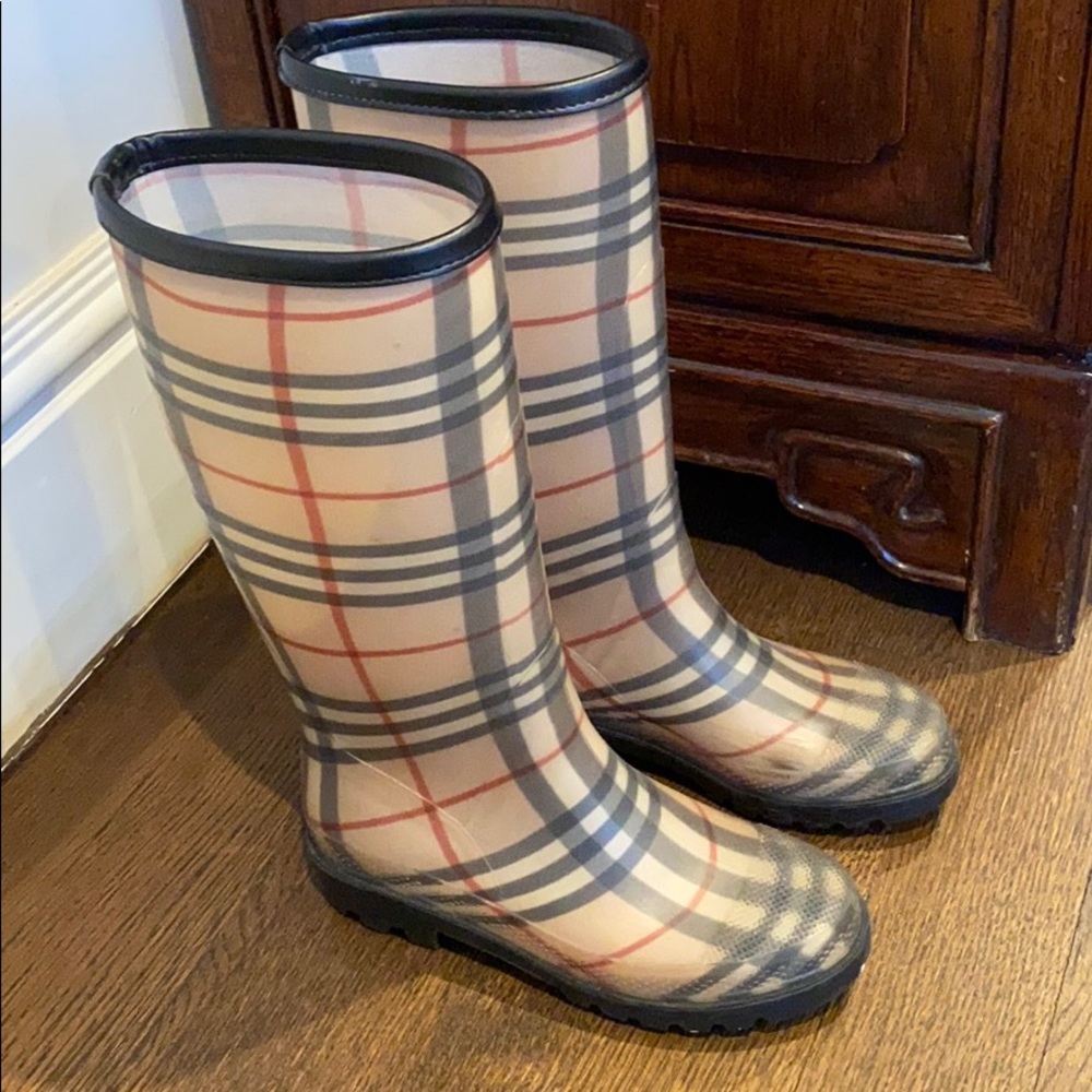Authentic Burberry haymarket boots - Picture 1 of 5